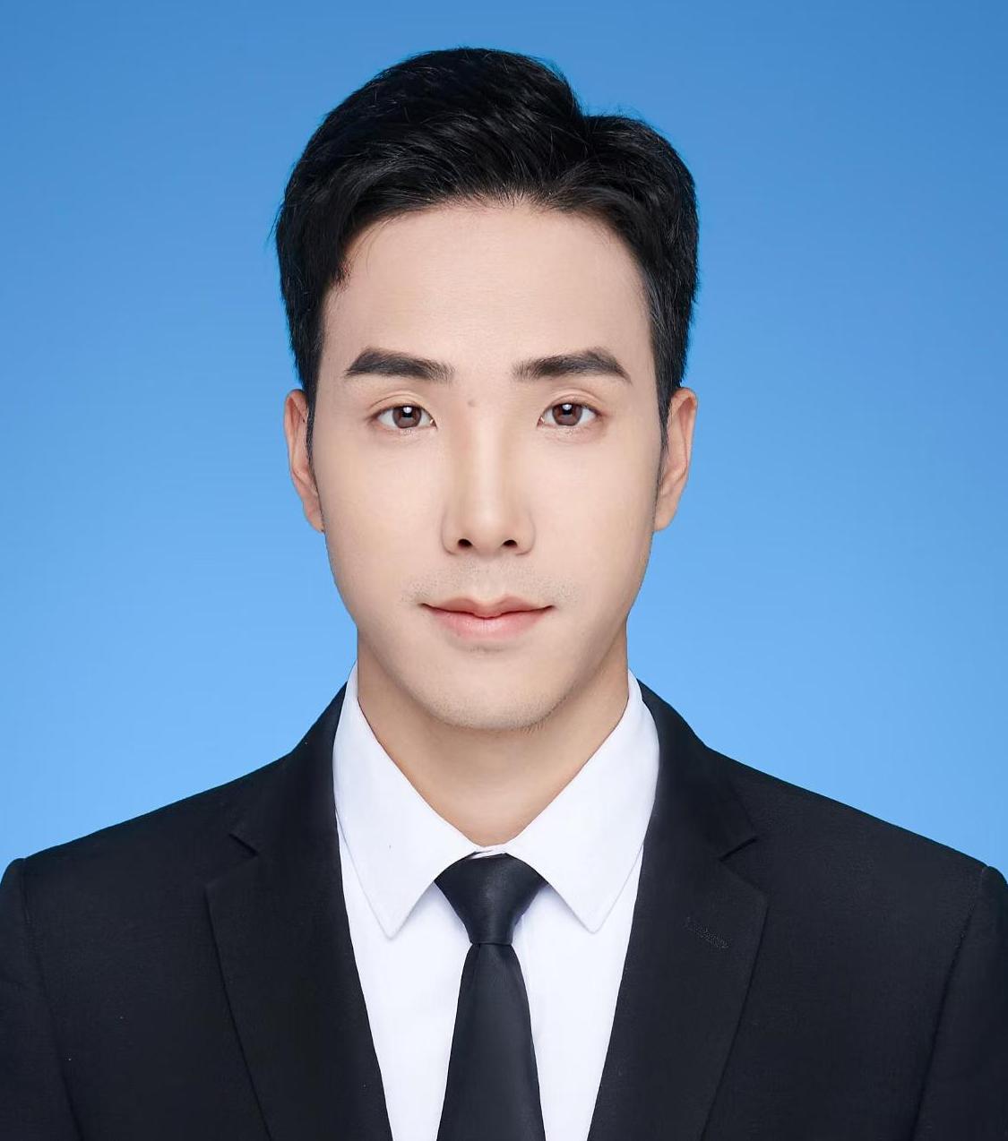 5.李伟.jpg 5.李伟.jpg