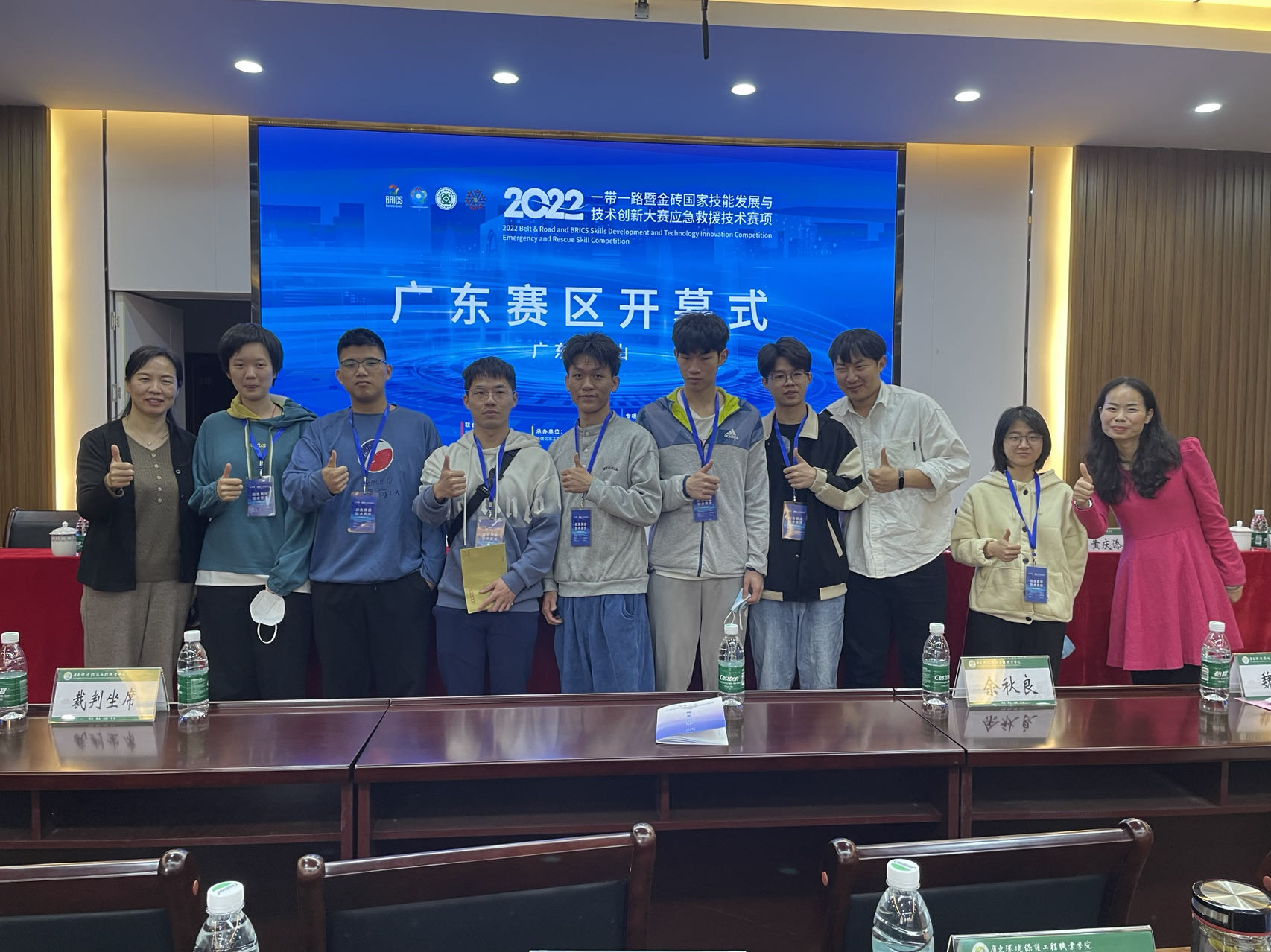 图片 1 图片 1