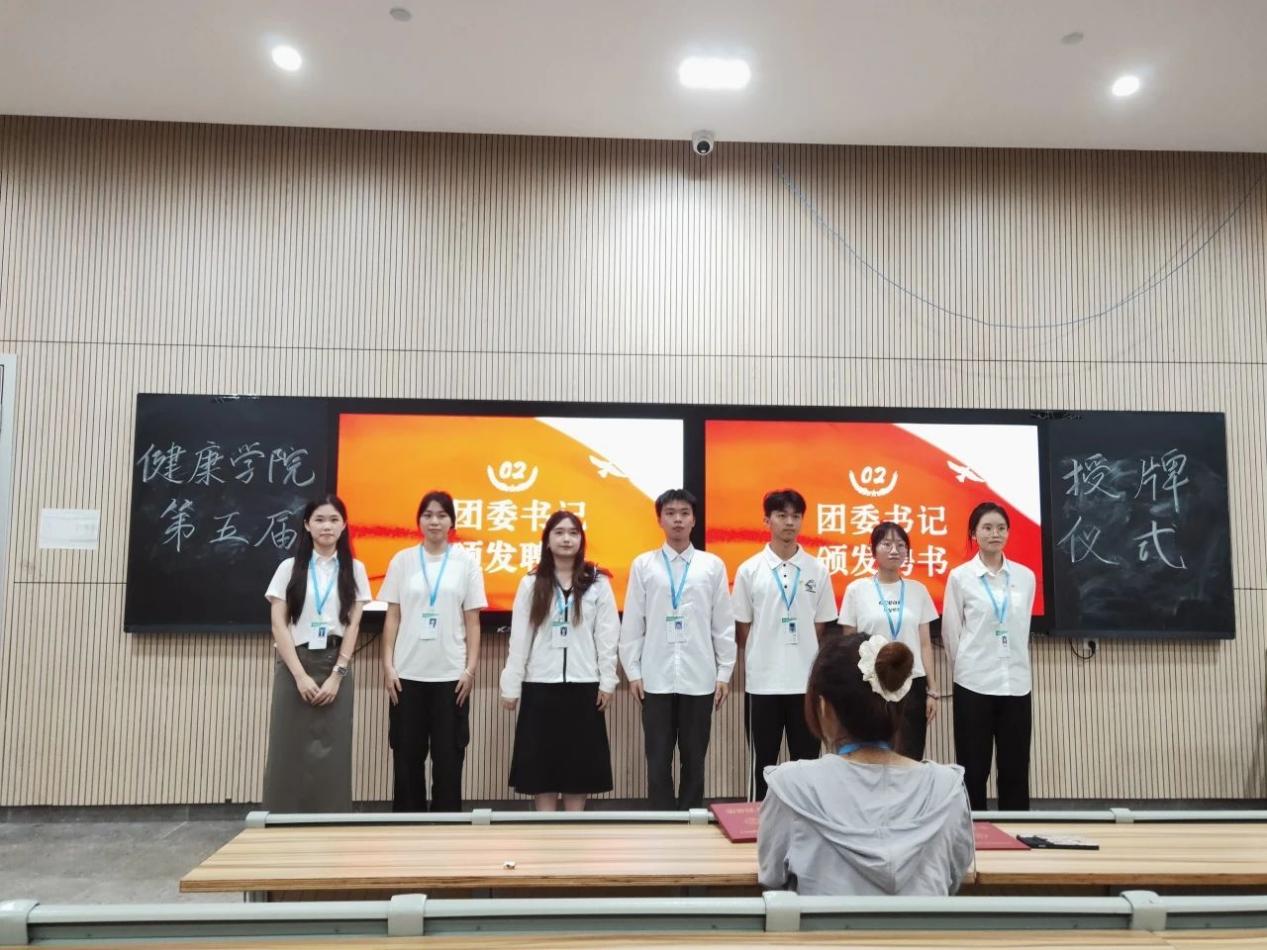 C:/Users/24821/Desktop/推文/hezhao.jpghezhao C:/Users/24821/Desktop/推文/hezhao.jpghezhao
