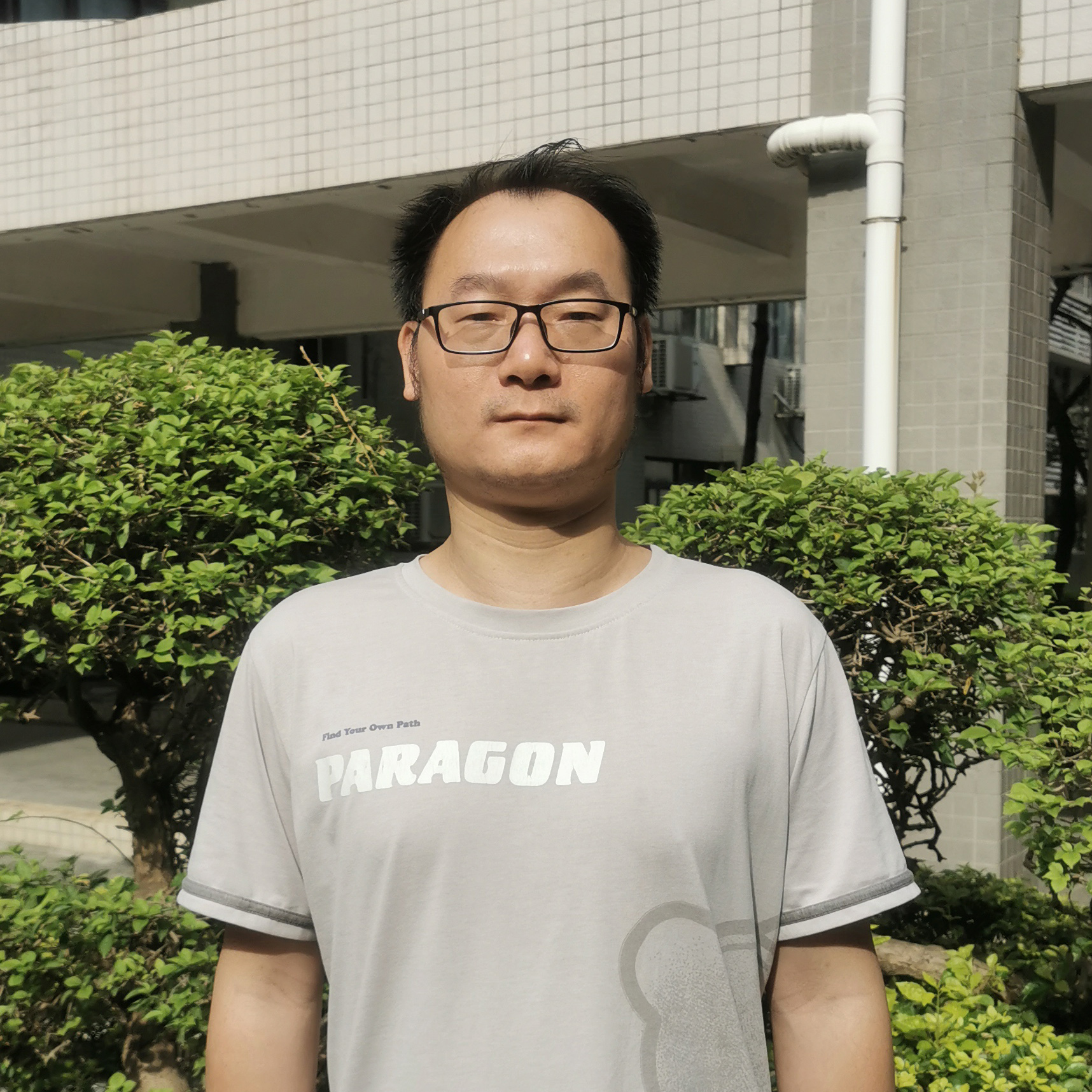 05何天贤(修改).jpg 05何天贤(修改).jpg